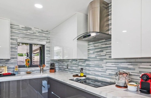 Westchester House | Villa Luxury | Pool-Water Heater | BBQ | Outdoor Dining