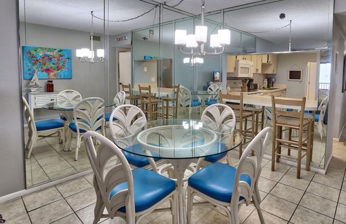 Madeira Beach Condo | Villa Madeira 609 | Beach FRONT|Walk to John's Pass!