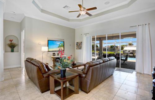Yacht Club Villa | Villa Santa Rosa