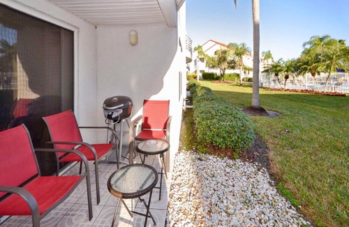Isla del Sol Apartment | Vista Verde East 6-147, 2 Bedroom, Sleeps 6, Pool View, Heated Pool, Spa