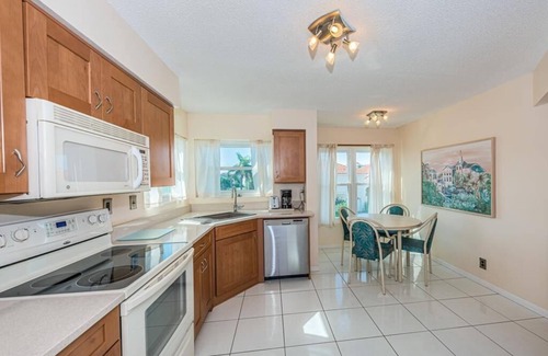 Isla del Sol Condo | Vista Verde N Tranquil 'Island' Views