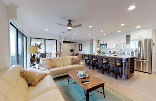 Holmes Beach Apartment | Water's Edge Condominiums