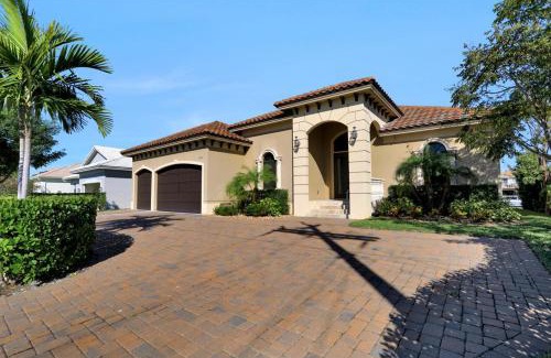 Marco Island House | Waterfront home with pool, spa and outdoor kitchen