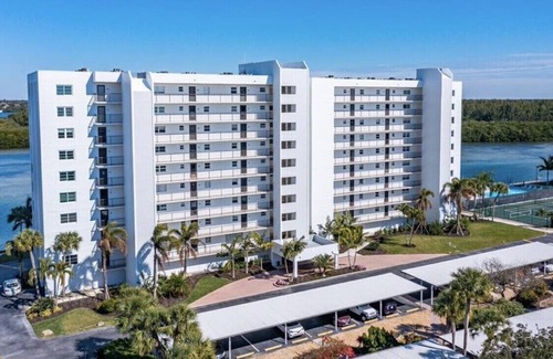 Siesta Key Condo | Waterfront property