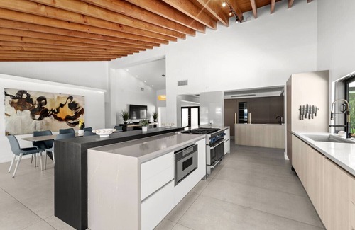 Hallandale Beach House | Waterfront Villa Sauna, Pool & Mini Golf