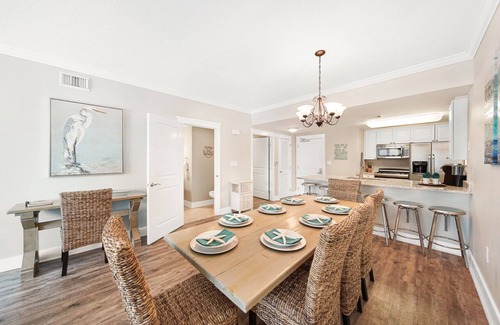 Fort Walton Beach Condo | Waterscape A317 ~ 2BR + Bunkroom ~ Beach Service!