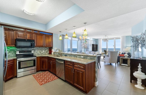 Navarre Beach Condo | "Your Happy Place"nOceanfront white sand beach views at luxury condo in Navarre