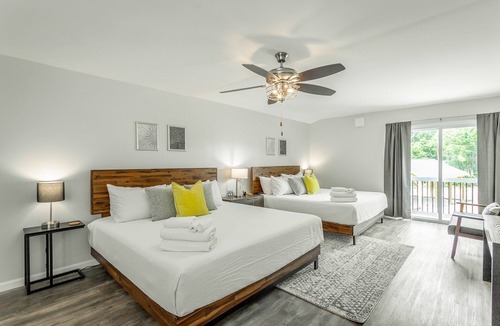 Chattanooga Cabin | 01: The Eames Suite - Vacation Rental