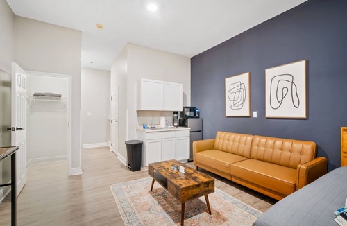 Grand Bay Apartment | 1 Bedroom Apartment at Oak + Fountain - #5