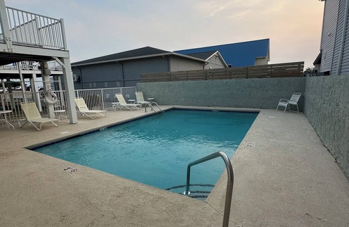 Ocean Isle Beach Condo | 1- bedroom condo-Smack-Dab-In-The-Middle of OIB