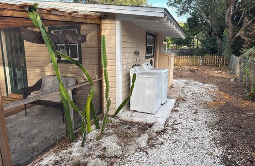 Bayou Oaks Cottage | 1-bedroom cottage in a park like setting! Close to Spring Training and Beaches.