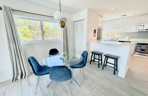 North Beach Condo | *1 Block to the Beach* Private Hot Tubs* Rooftop Terrace*