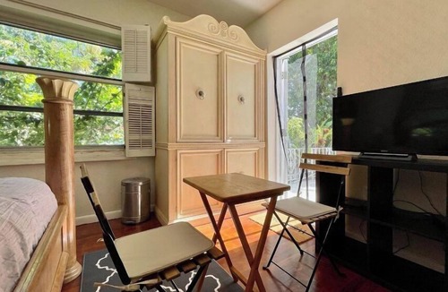El Portal Apartment | #1 Come Stay at Oasis Studio