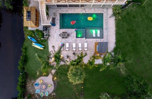 Tampa Villa | #1 Largest Tampa Private Compound 13BR Sleeps 40 Heated Pool Spa