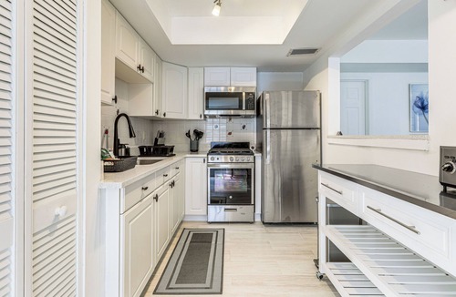 Stuart House | 1 Mi to Boat Ramp: 'The Islander' Home w/Yard