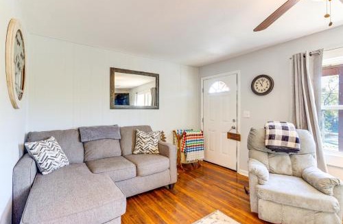 Murphy House | < 1 Mi to Dtwn: Pet-Friendly Cabin in Murphy!