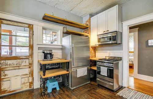 Crosstown House | 1 Mi to Overton Park: Extended Stay in Memphis!