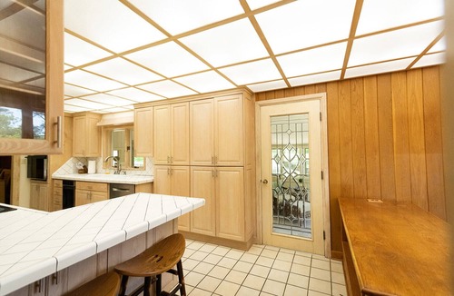 Menlo House | 10% discount off nightly rate for last minute stays ! Book now- late summer fun!