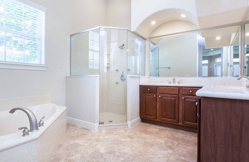 Windermere House | 10 Minutes from World Class Golf and Attractions