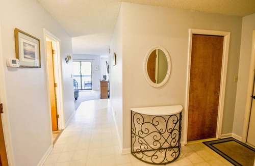 Surfside Beach Condo | 105 m² Condo ∙ 2 bedrooms ∙ 5 guests