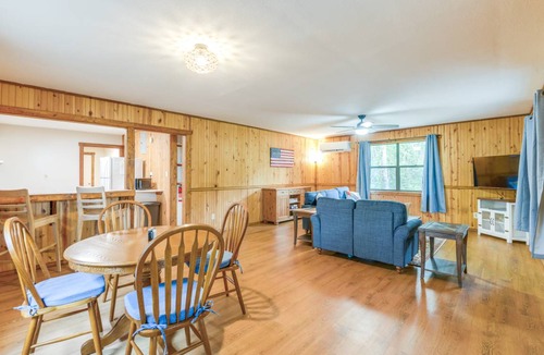 Keystone Heights Cottage | 108 m² Cabin ∙ 2 bedrooms ∙ 4 guests