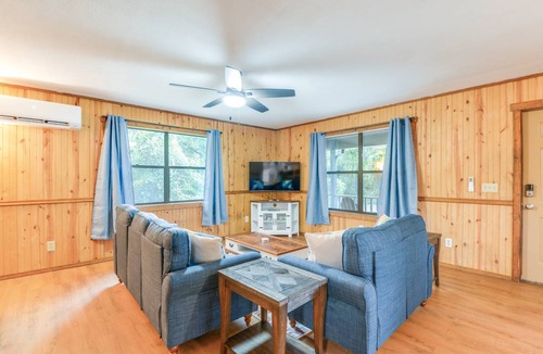 Keystone Heights Cottage | 108 m² Cabin ∙ 2 bedrooms ∙ 4 guests