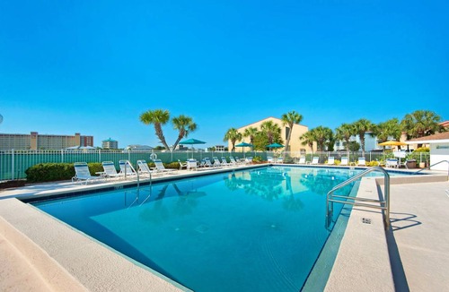Holiday Isle Condo | 109 m² Condo ∙ 2 bedrooms ∙ 6 guests