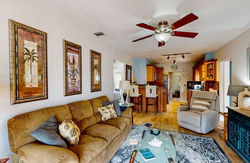 South Middle River House | 109 m² House ∙ 2 bedrooms ∙ 4 guests
