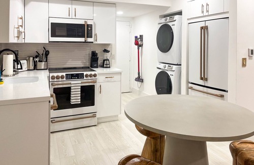 South Pointe Condo | 110 - SOFI 2 Bedroom - Heated Pool, 2 blocks from Beach!