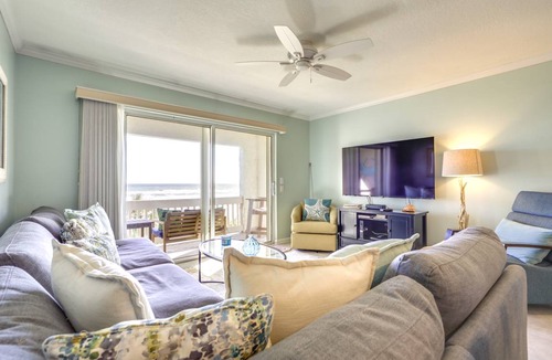 Crescent Beach Apartment | 111 m² Apartment ∙ 2 bedrooms ∙ 6 guests