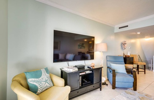 Crescent Beach Apartment | 111 m² Apartment ∙ 2 bedrooms ∙ 6 guests