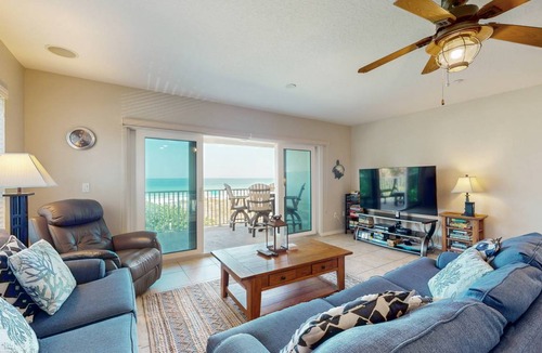Independence Square Condo | 119 m² Condo ∙ 2 bedrooms ∙ 6 guests