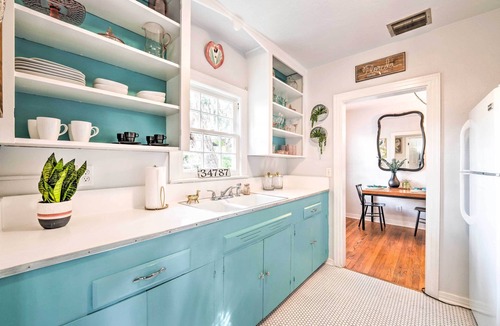 Winter Garden Cottage | ~ 12 Mi to Disney: Downtown Winter Garden Cottage!