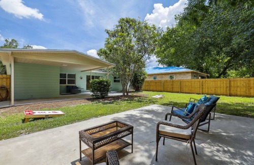 Riverside Heights House | 120 m² House ∙ 3 bedrooms ∙ 8 guests