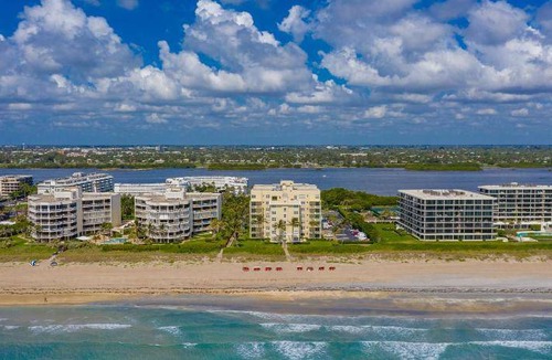Palm Beach Hotel | 121 m² Hotel ∙ 3 bedrooms ∙ 127 guests