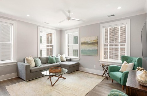 Cannonborough Elliotborough Apartment | 122-202 · The Cooper Suite at The Edisto