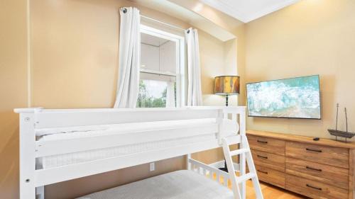 Hollywood Beach House | 122 Kelly The Real Fun Beach Home Pool Hot Tub Cabana