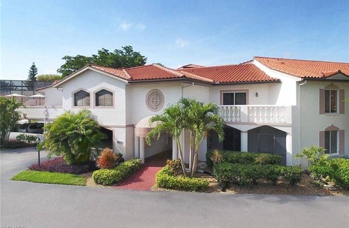 Iona House | 122 m² House ∙ 2 bedrooms ∙ 4 guests