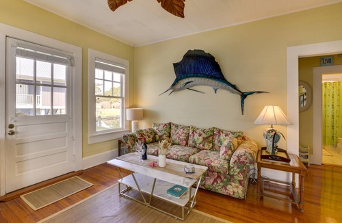 Ochlockonee Bay Cottage | 125 m² Cabin ∙ 2 bedrooms ∙ 8 guests