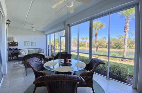 Naples Condo | 126 m² Condo ∙ 2 bedrooms ∙ 5 guests