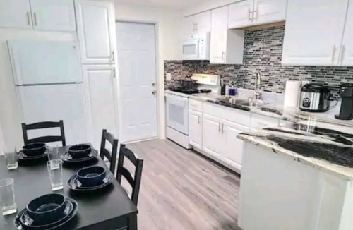 Highpoint Apartment | # 13 Clearwater airport home