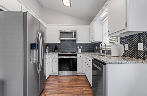 Cartersville Cottage | 13 Huntcliff Dr Cartersville