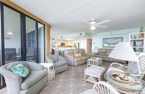 Bethune Beach Condo | 131 m² Condo ∙ 3 bedrooms ∙ 8 guests