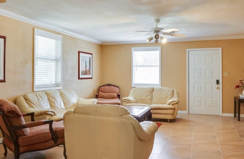 Fruitland Park Apartment | 130 m² Apartment ∙ 2 bedrooms ∙ 6 guests