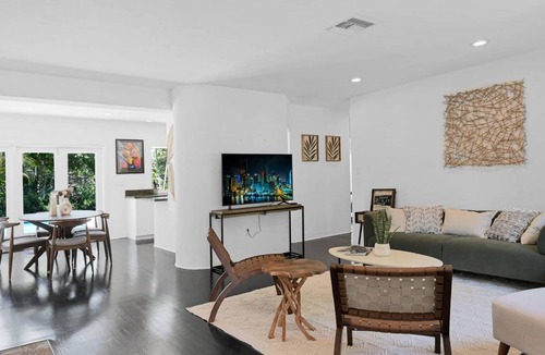Southwest Coconut Grove Apartment | 131 m² Apartment ∙ 3 bedrooms ∙ 8 guests