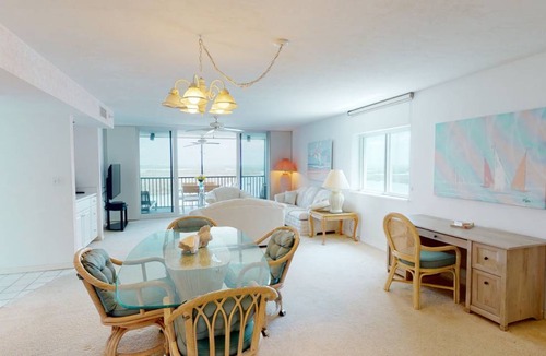 Mid Island Apartment | 133 m² Apartment ∙ 2 bedrooms ∙ 6 guests