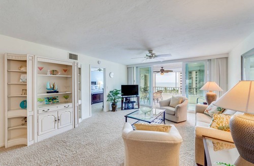 Vanderbilt Beach Condo | 137 m² Condo ∙ 2 bedrooms ∙ 6 guests