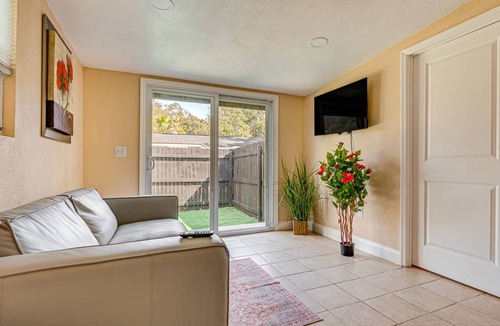 Bearss Plaza House | 139 m² House ∙ 2 bedrooms ∙ 6 guests