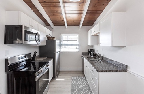 Siesta Key Villa | 14 Premium - Beach Bliss - Relax in a Gorgeous One-Bedroom Villa on Siesta Key