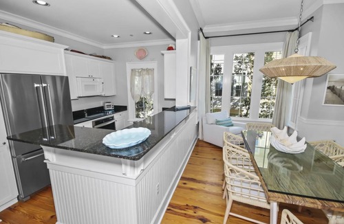Beach District Condo | 140 m² Condo ∙ 2 bedrooms ∙ 5 guests